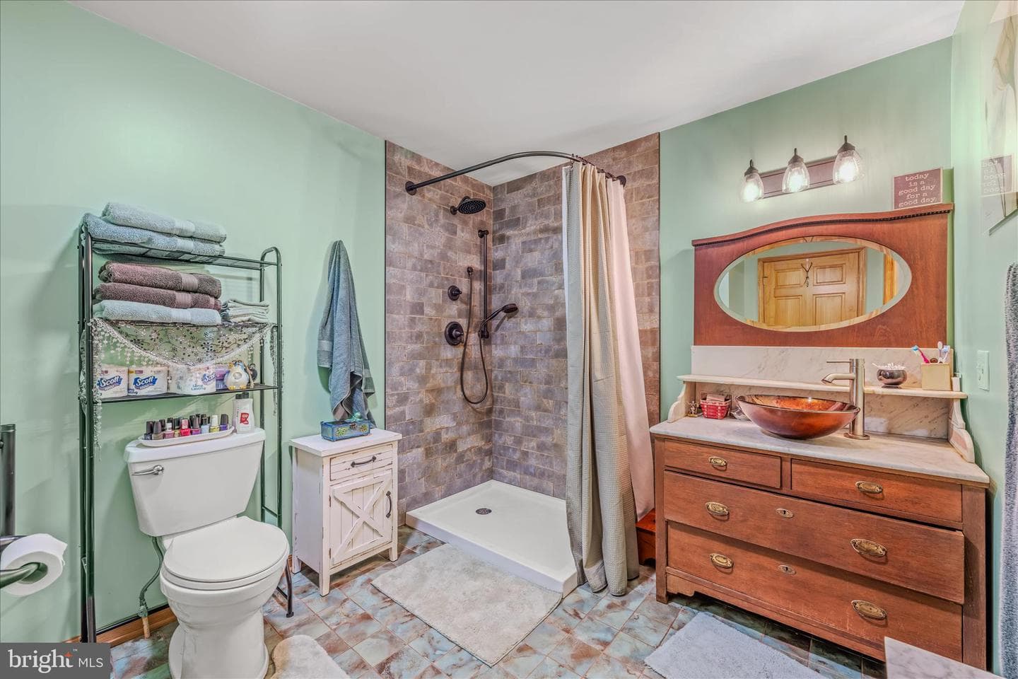 900 Joshua Lane photo 24