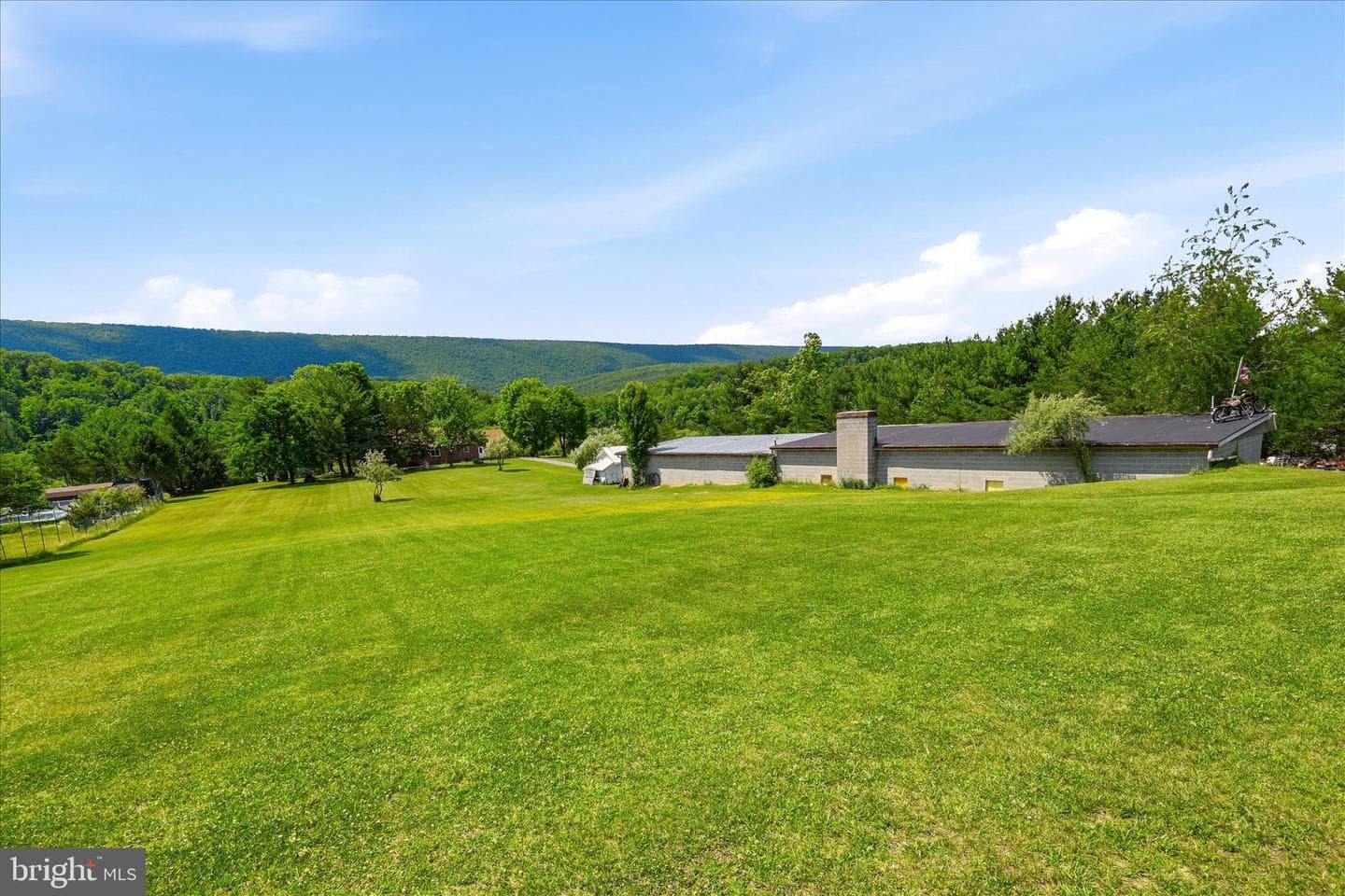 9581 Valley Road photo 59