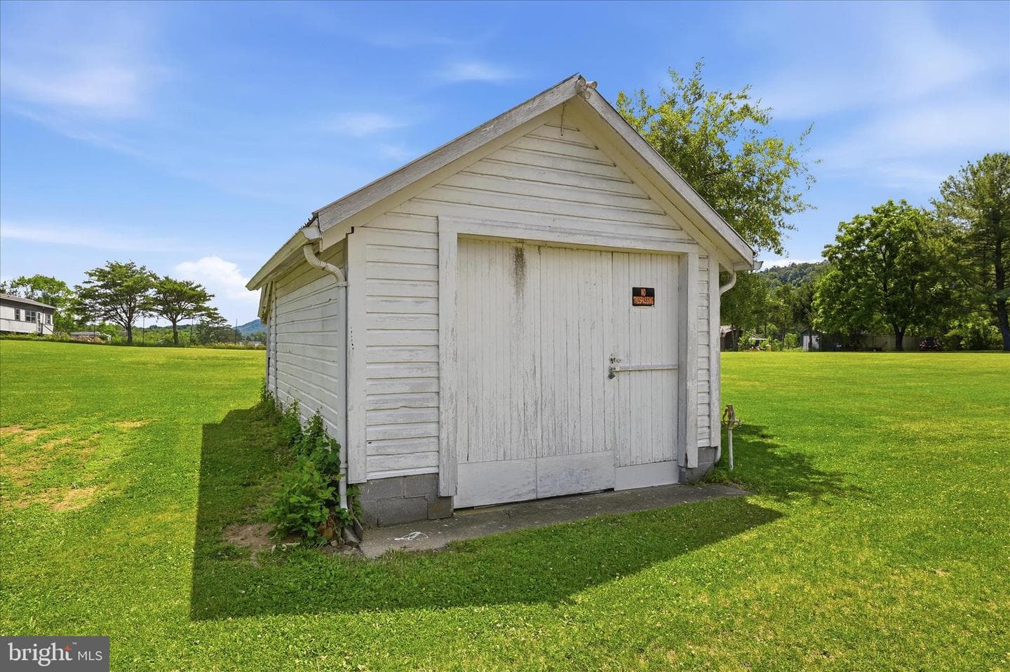 9581 Valley Road photo 60