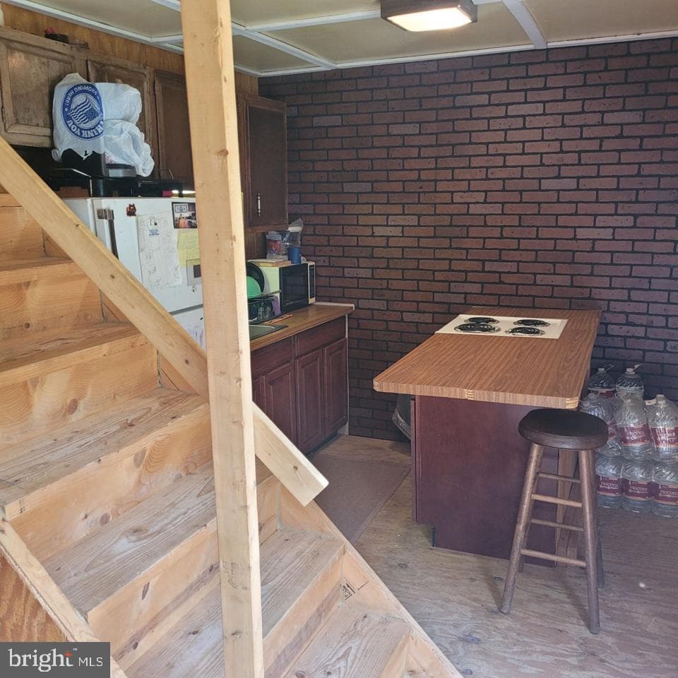 312 Outlook Lane photo 4