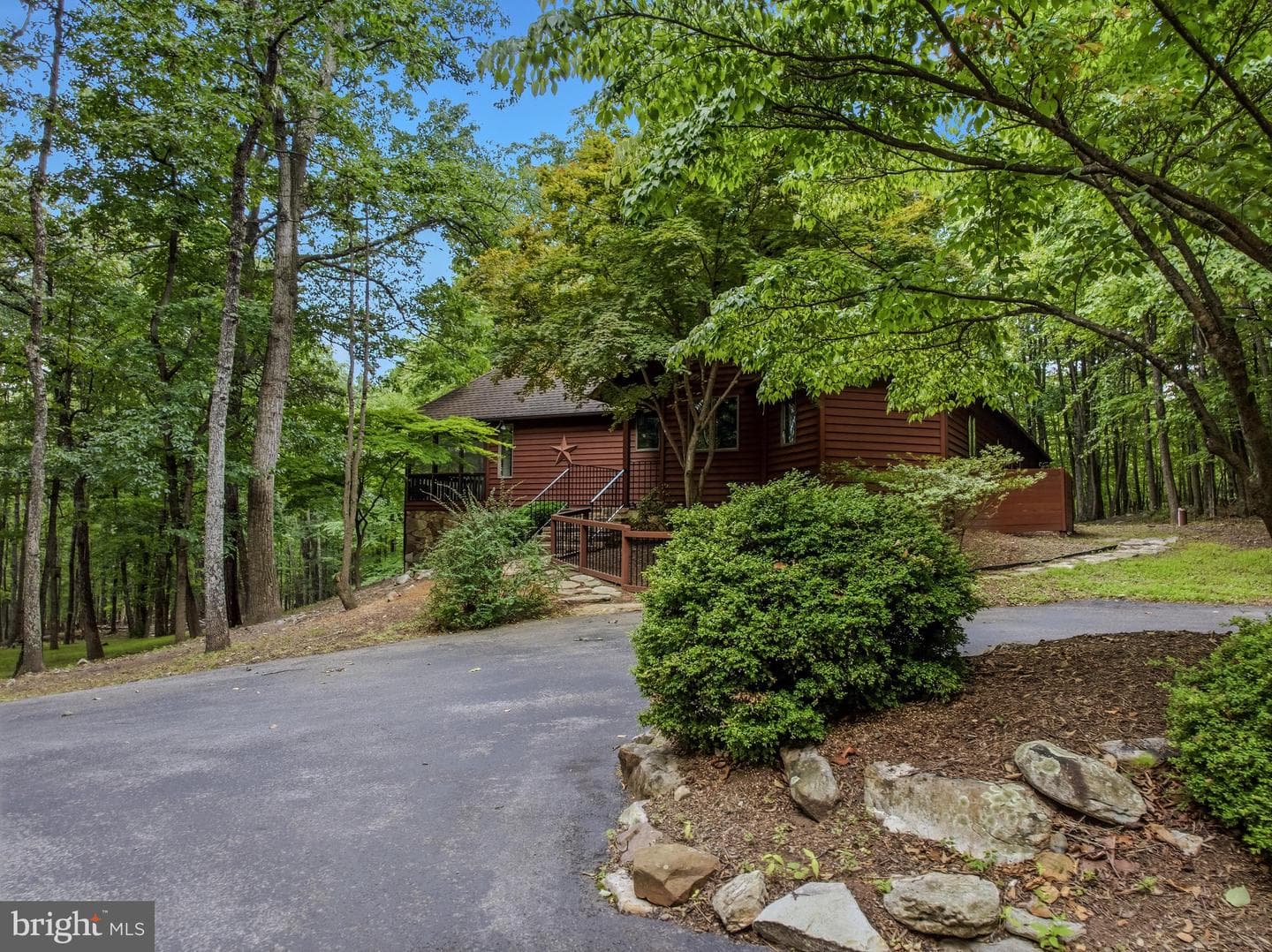 355 Sandstone Lane photo 2
