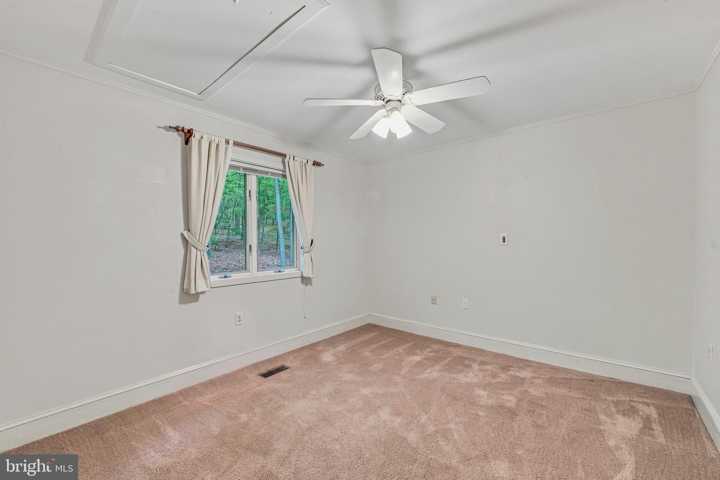 355 Sandstone Lane photo 32