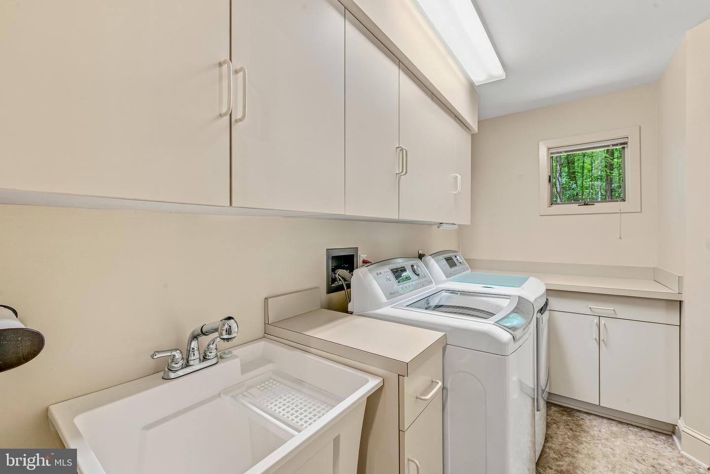 355 Sandstone Lane photo 34
