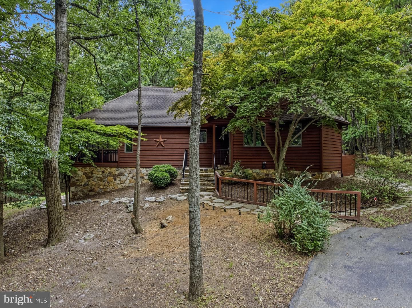 355 Sandstone Lane photo 4