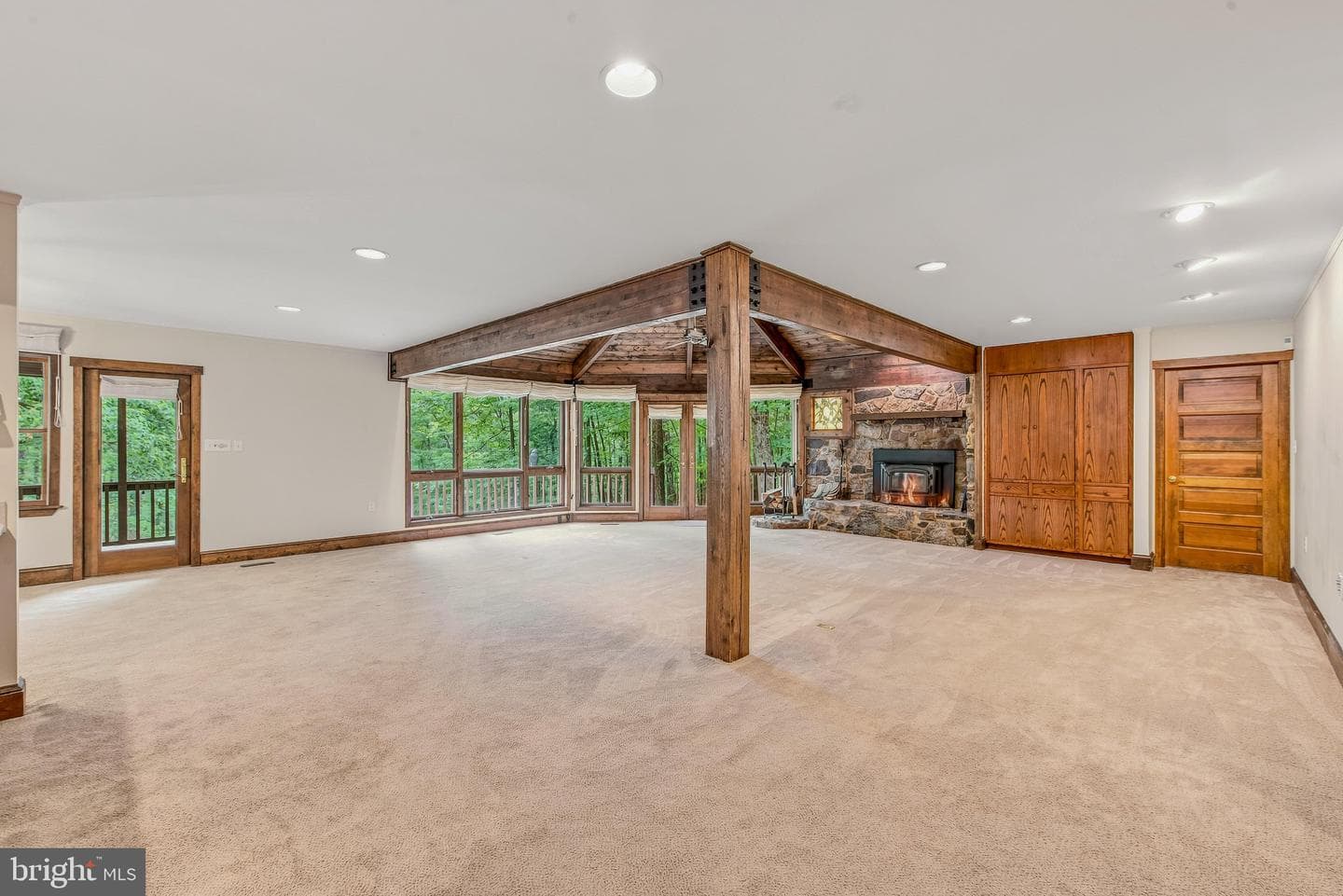 355 Sandstone Lane photo 7