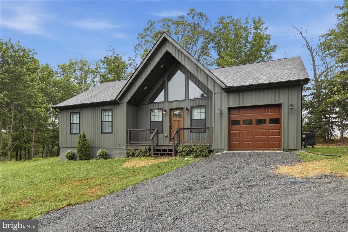 124 Medford Lane, Berkeley Springs