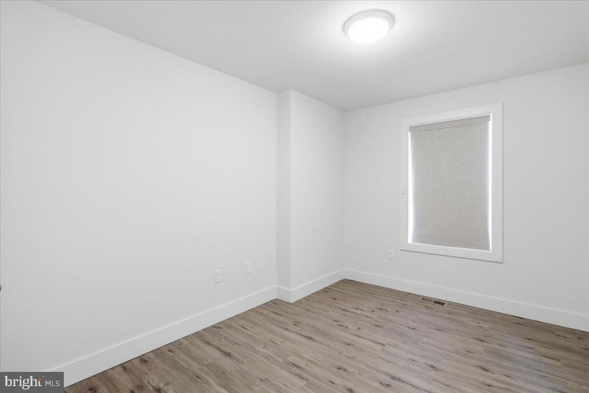 124 Medford Lane photo 20