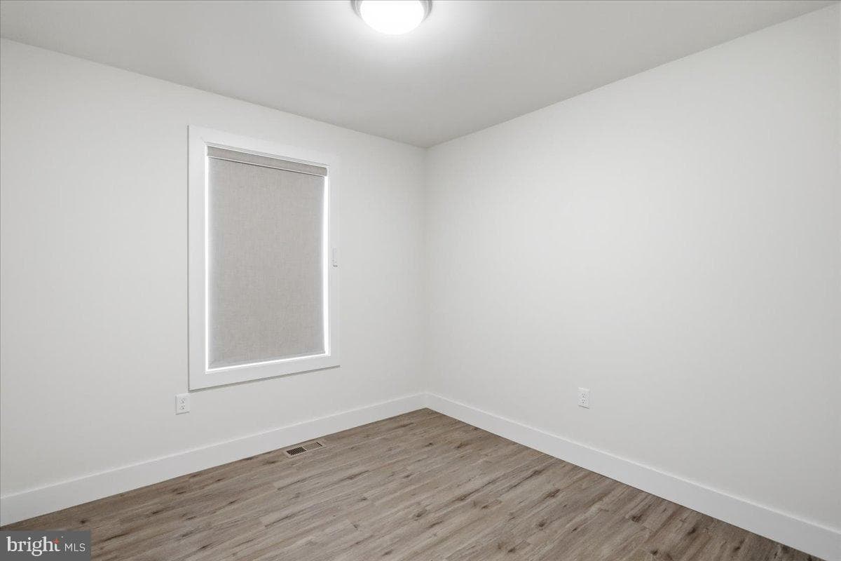 124 Medford Lane photo 22