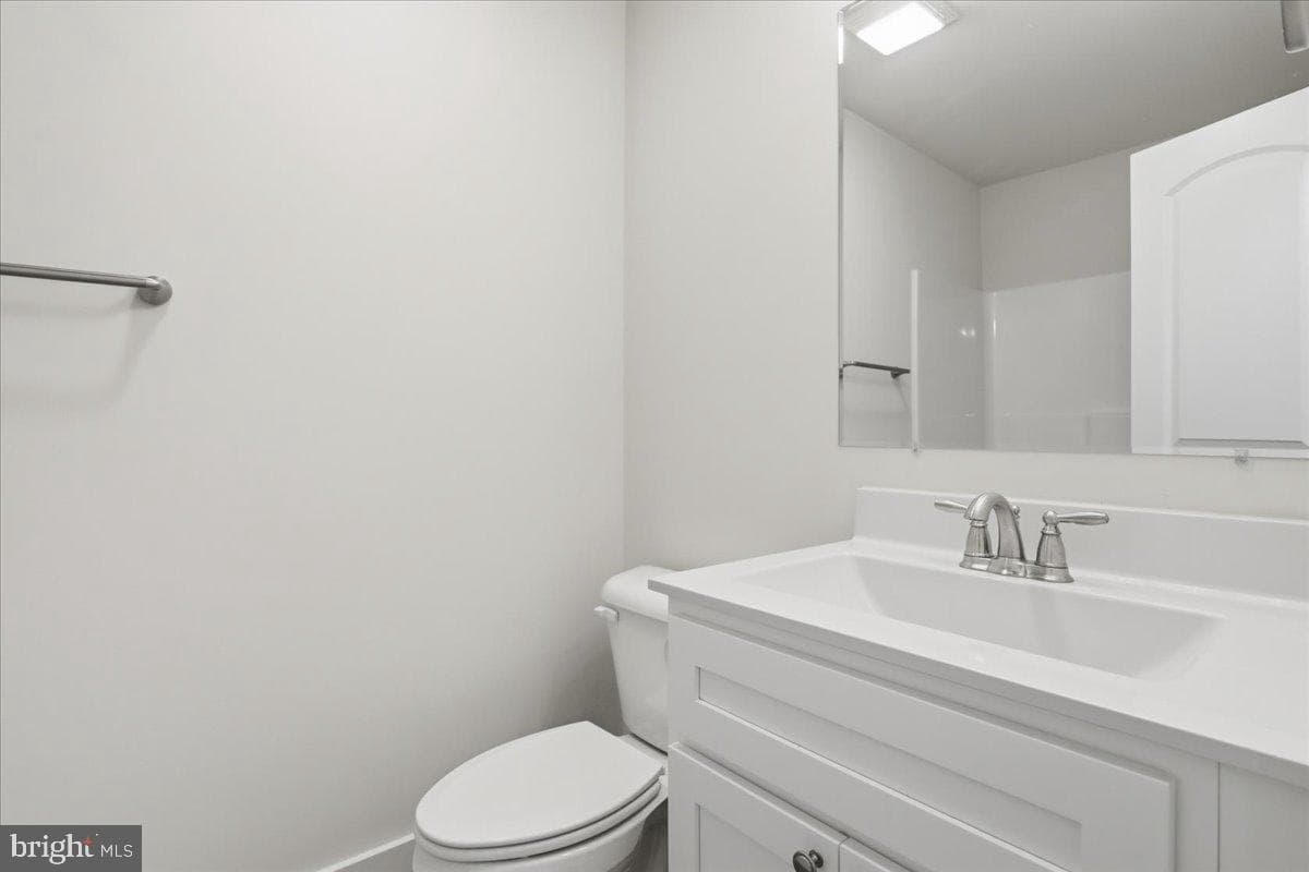 124 Medford Lane photo 24