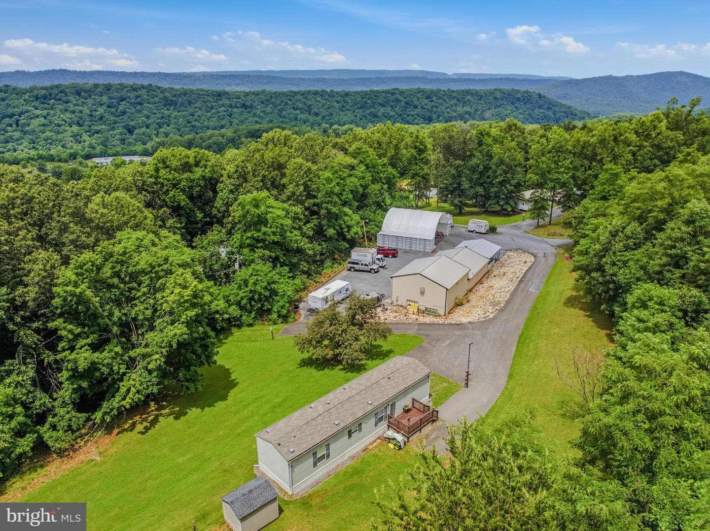 208 Barbeque Dr, Berkeley Springs