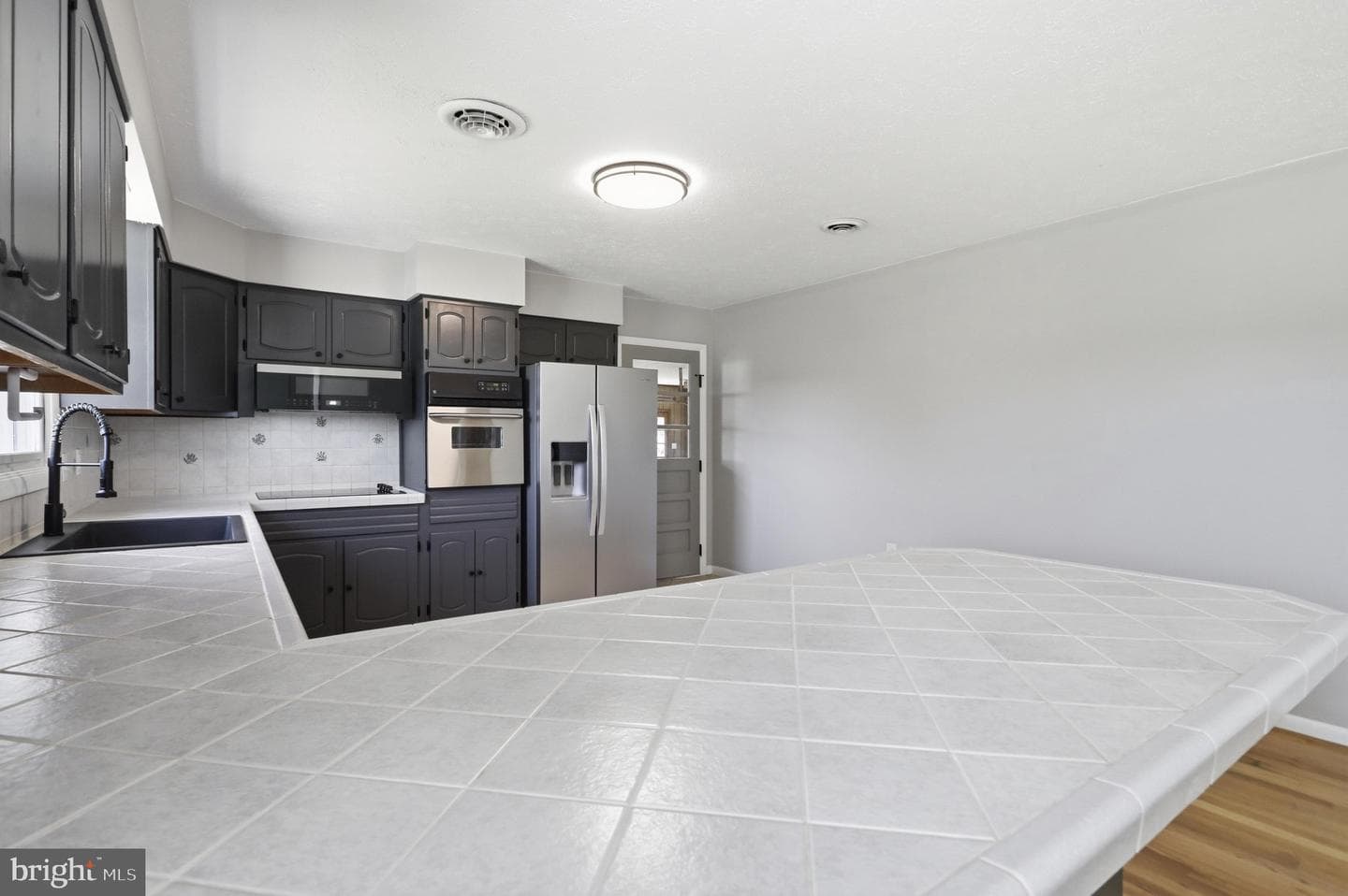 11195 Valley Road photo 11
