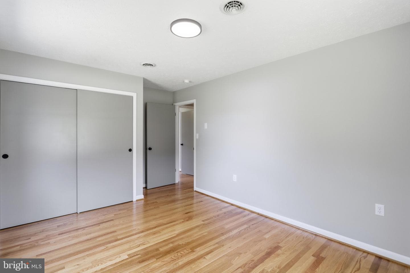 11195 Valley Road photo 17