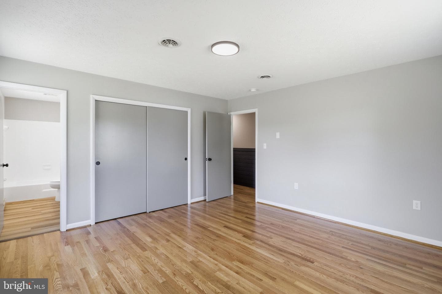 11195 Valley Road photo 19