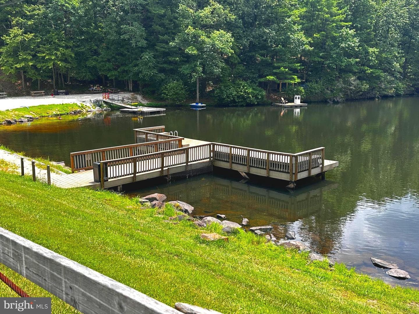 555 Featherbed Lane photo 3