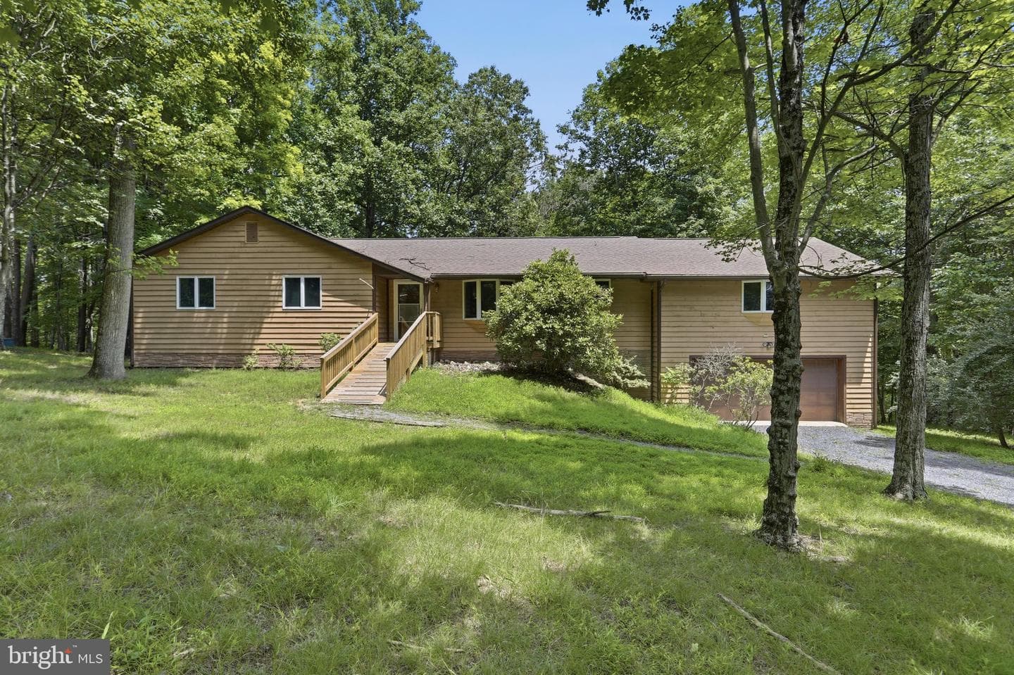 351 Silvercreek Lane, Berkeley Springs