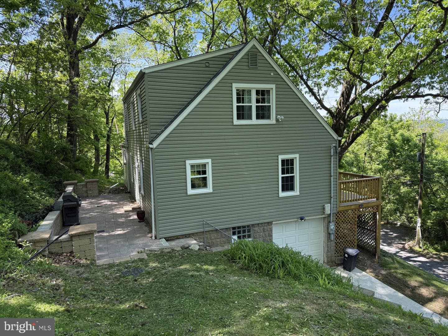 32 Fairfax Drive photo 4