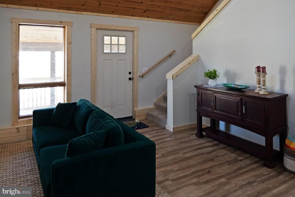 113 Ringer Avenue photo 4