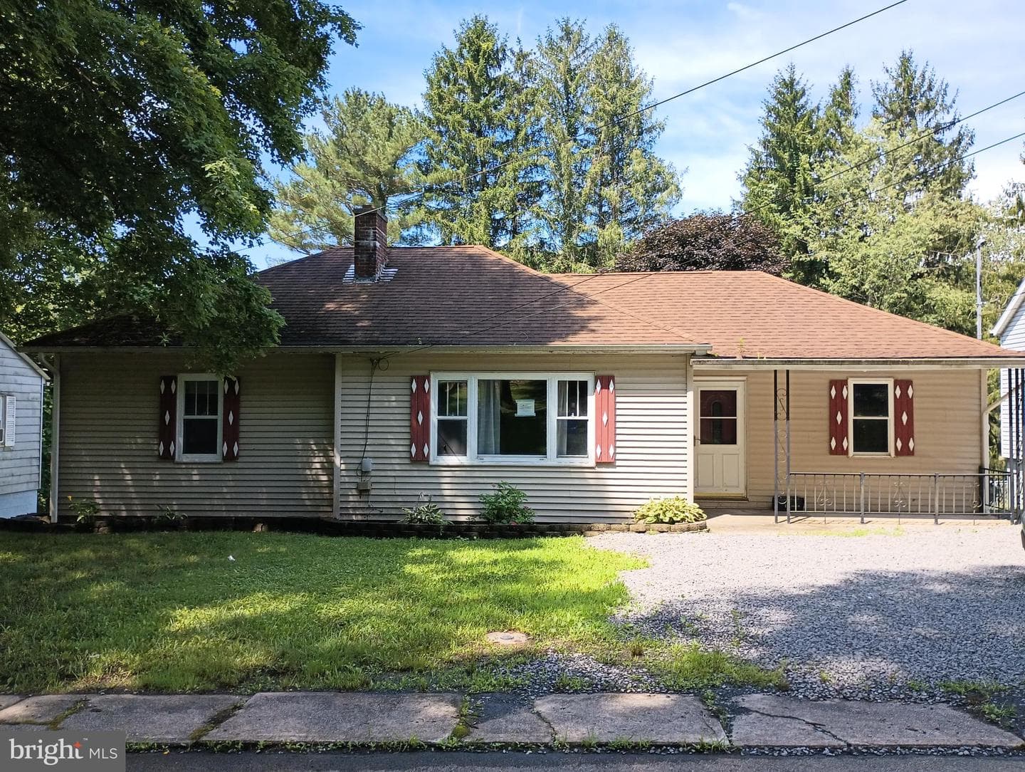 118 Sisler Street photo 1