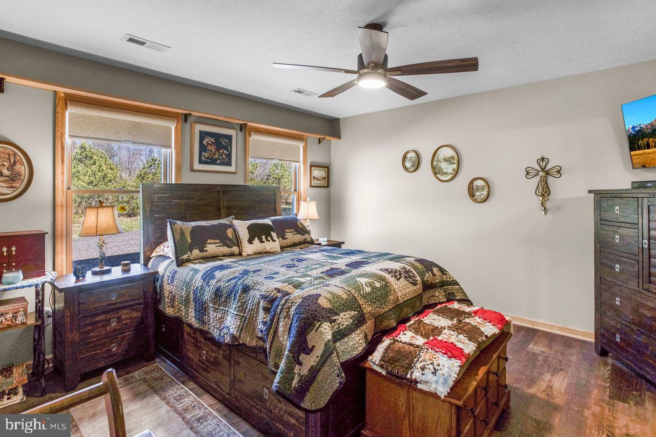 442 Grosbeak Drive photo 15