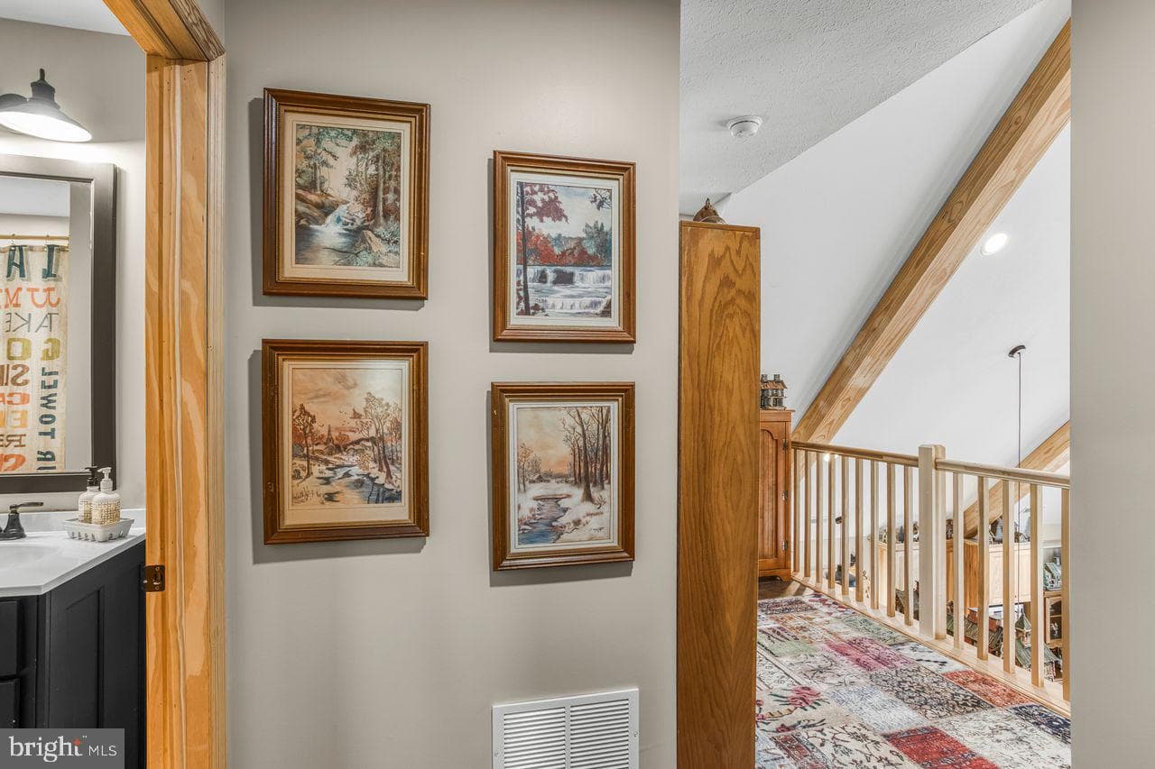 442 Grosbeak Drive photo 32