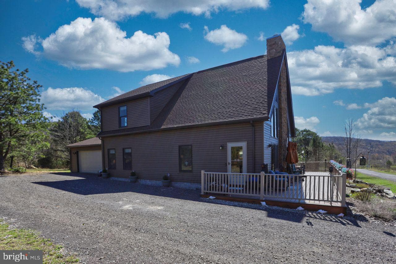 442 Grosbeak Drive photo 4