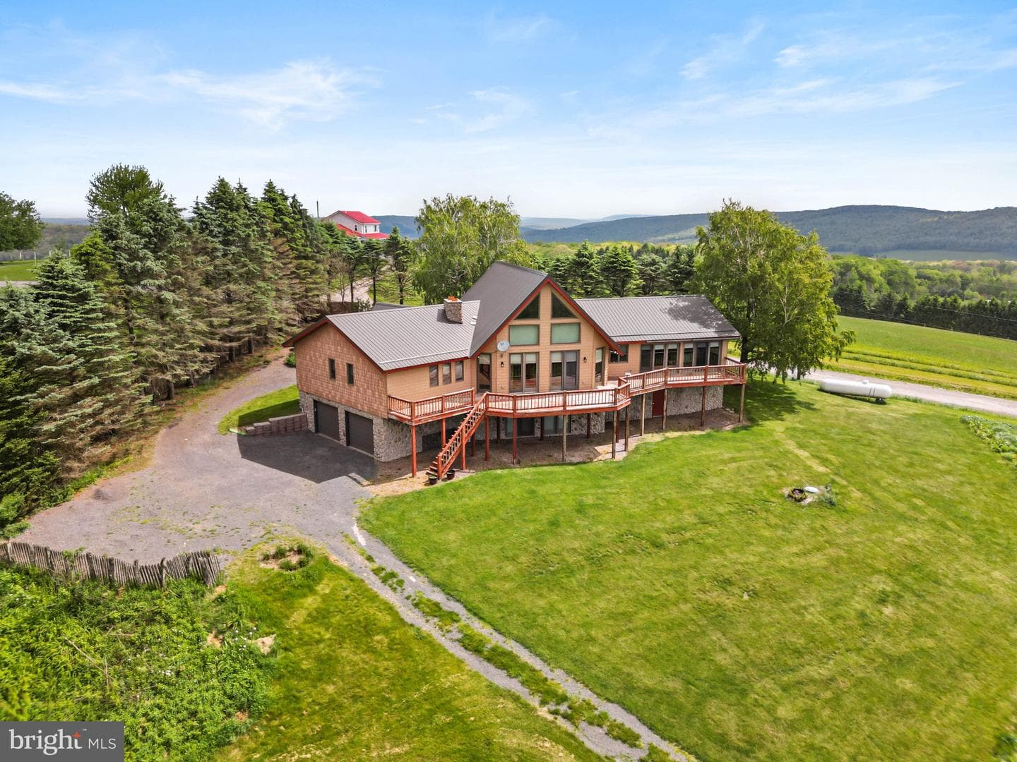 1516 White Oak School Road, Terra Alta