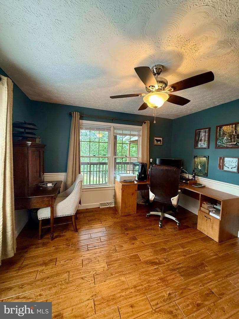 137 Elm Street photo 62