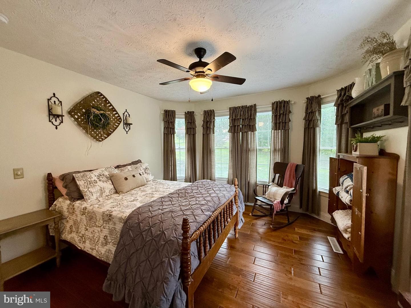 137 Elm Street photo 66