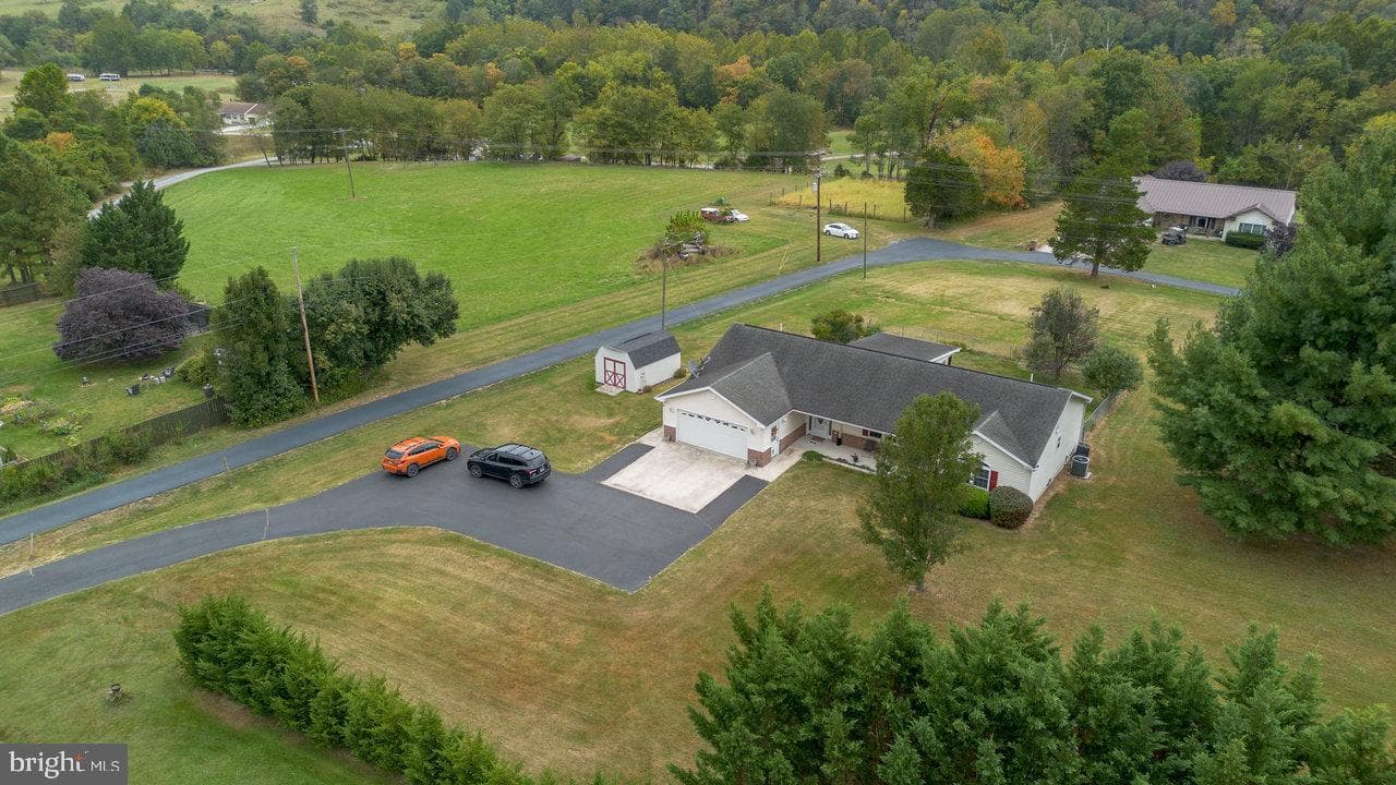 3496 Petersburg Pike photo 2