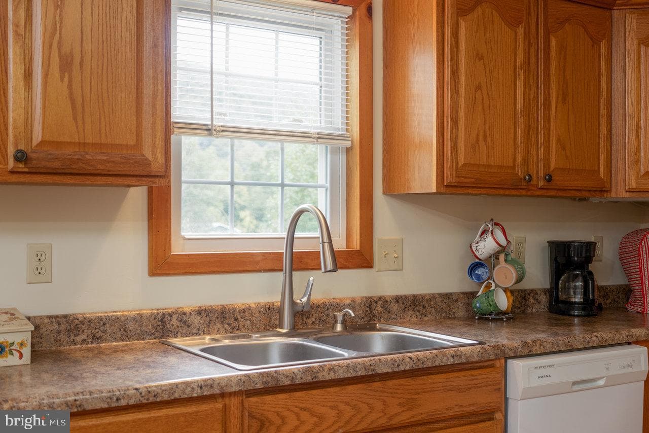 3496 Petersburg Pike photo 22