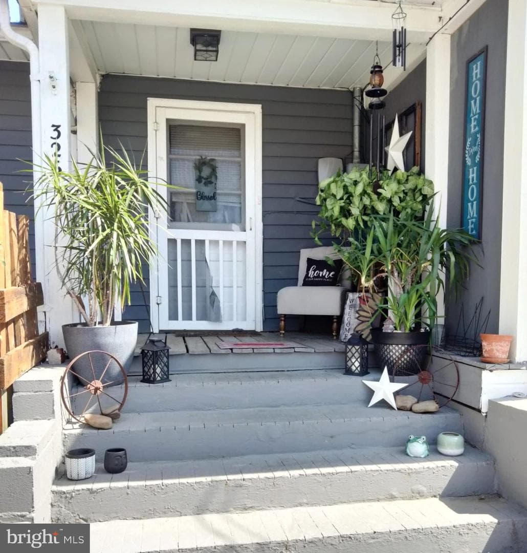 326 Locust Street, Franklin