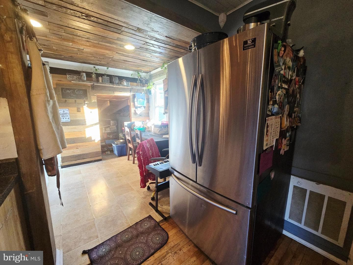 326 Locust Street photo 25