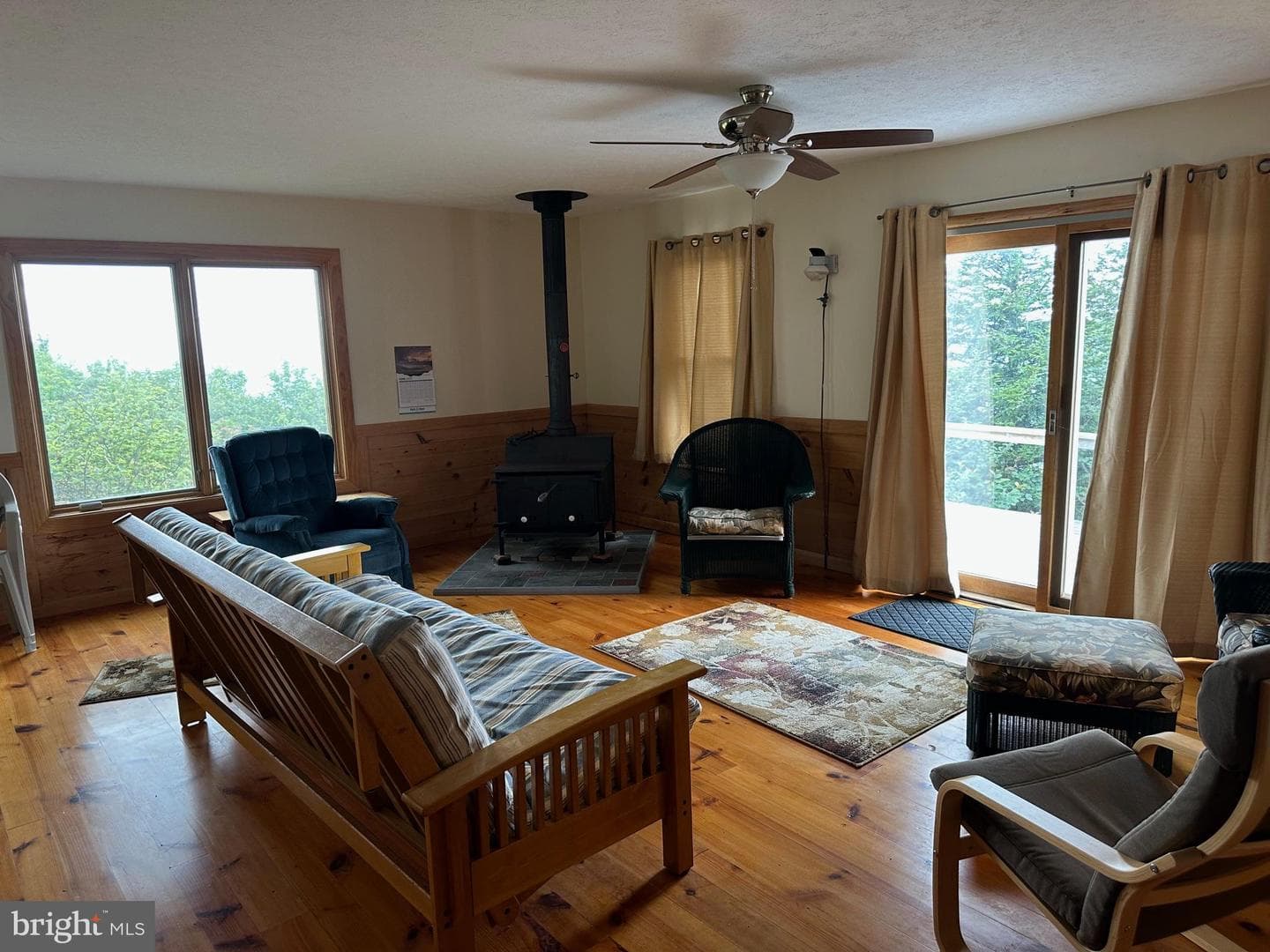 46 Pond Road photo 2