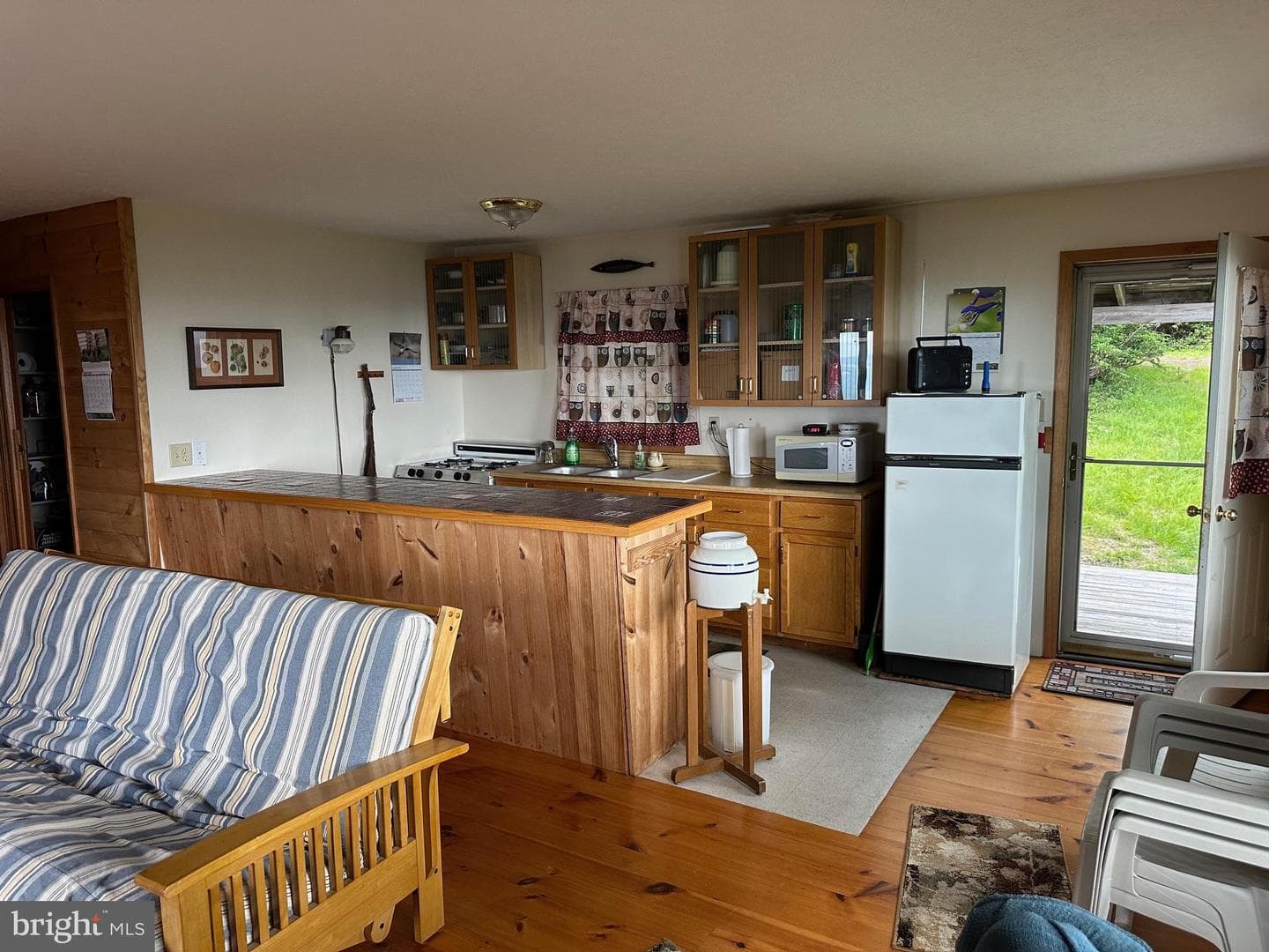 46 Pond Road photo 3