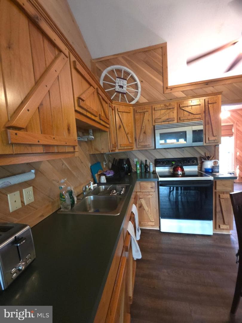 384 Scarlet Tanager Trail photo 34