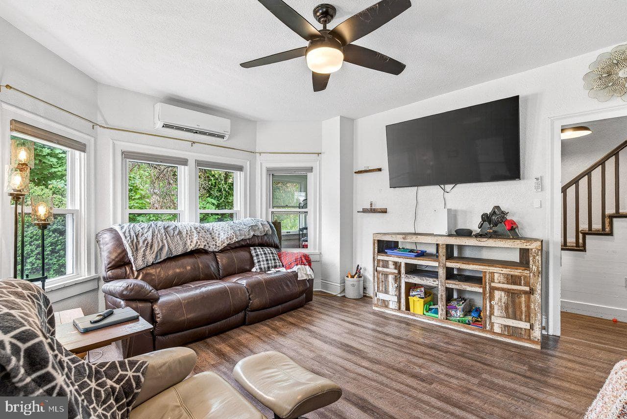 104 Dogwood Drive photo 8
