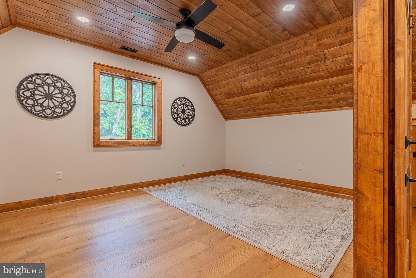 640 Golf Club Drive photo 36