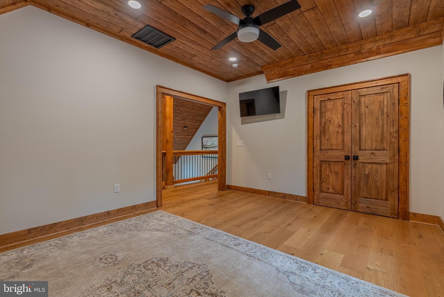 640 Golf Club Drive photo 37