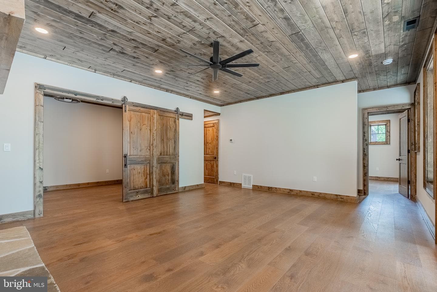 639 Golf Club Drive photo 40
