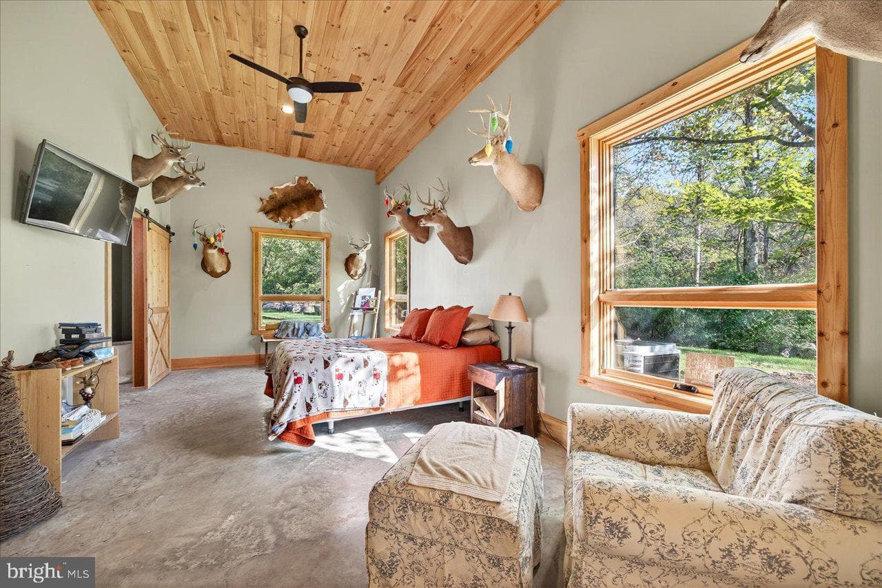 30 Polecat Hollow Boulevard photo 28