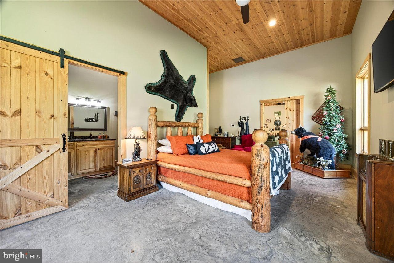 30 Polecat Hollow Boulevard photo 34