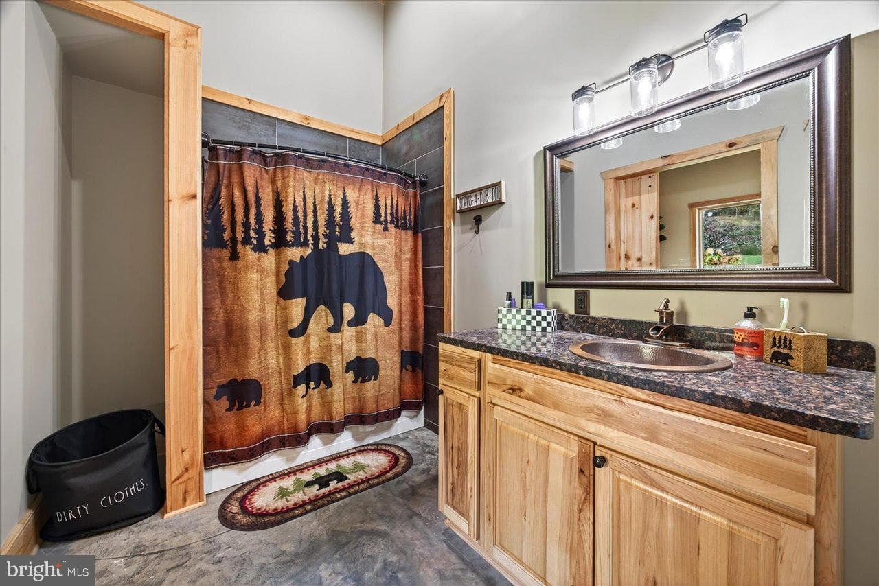 30 Polecat Hollow Boulevard photo 35