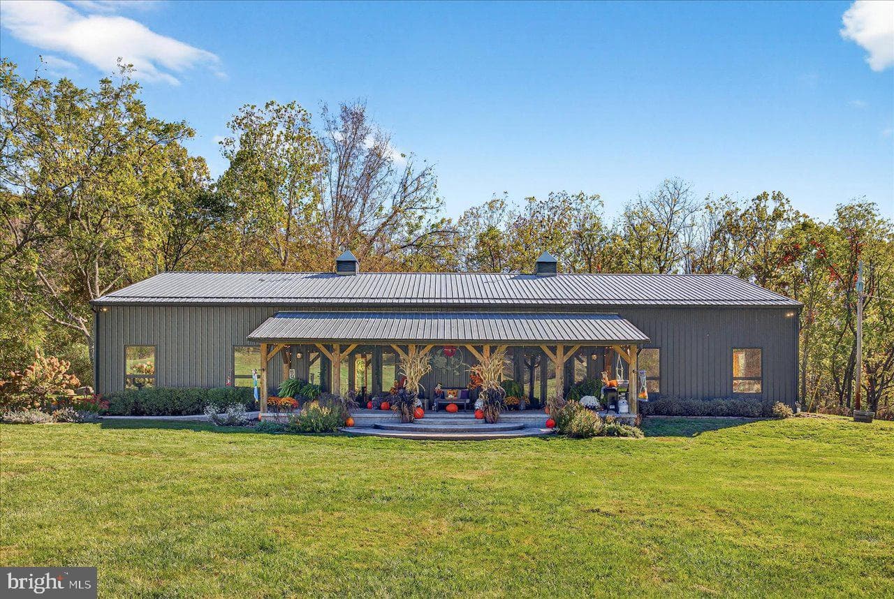 30 Polecat Hollow Boulevard photo 4