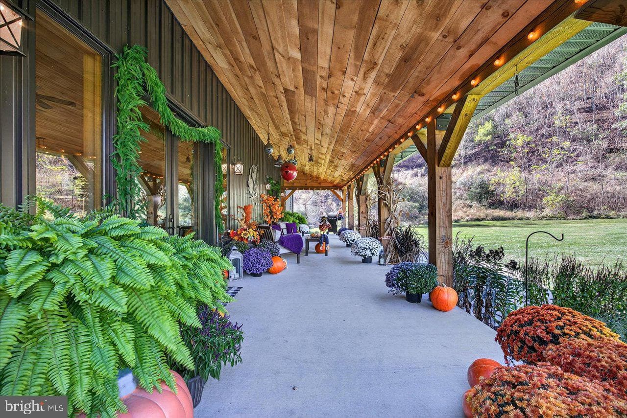 30 Polecat Hollow Boulevard photo 41