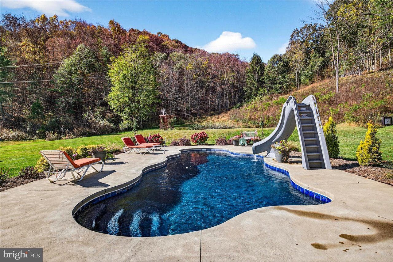 30 Polecat Hollow Boulevard photo 44