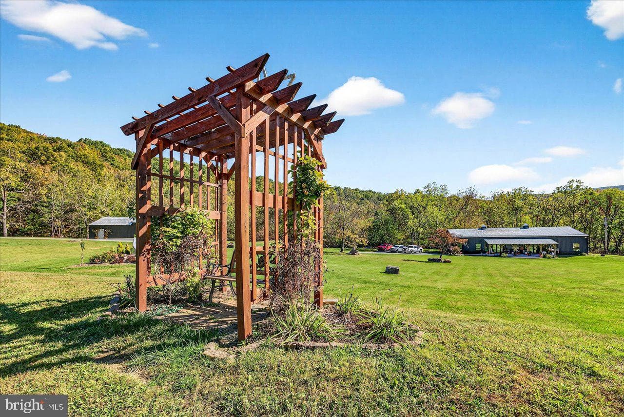 30 Polecat Hollow Boulevard photo 48