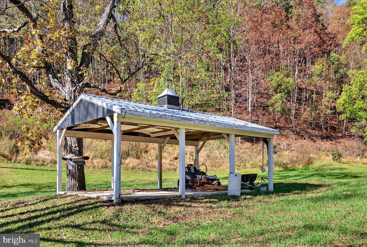 30 Polecat Hollow Boulevard photo 51