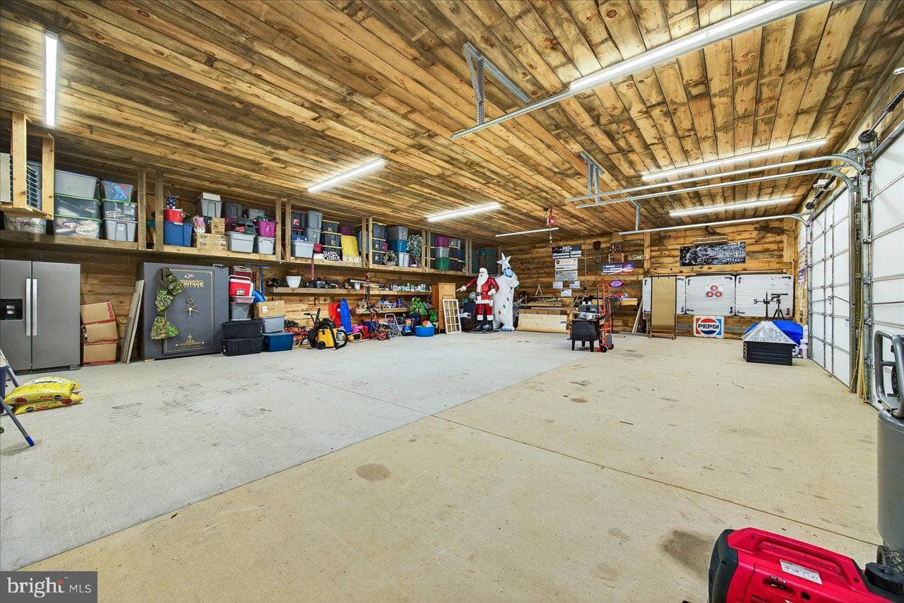 30 Polecat Hollow Boulevard photo 55