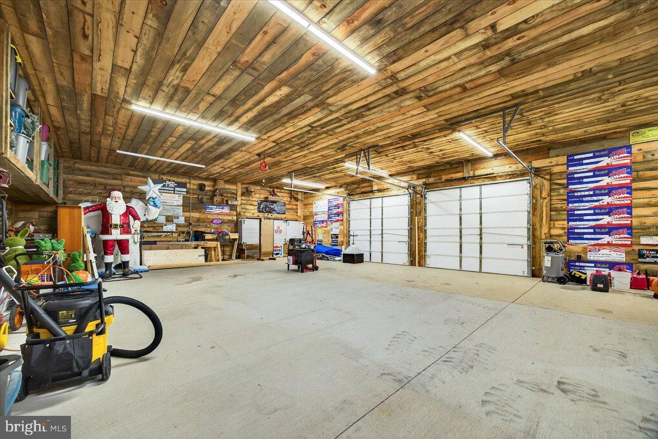 30 Polecat Hollow Boulevard photo 56
