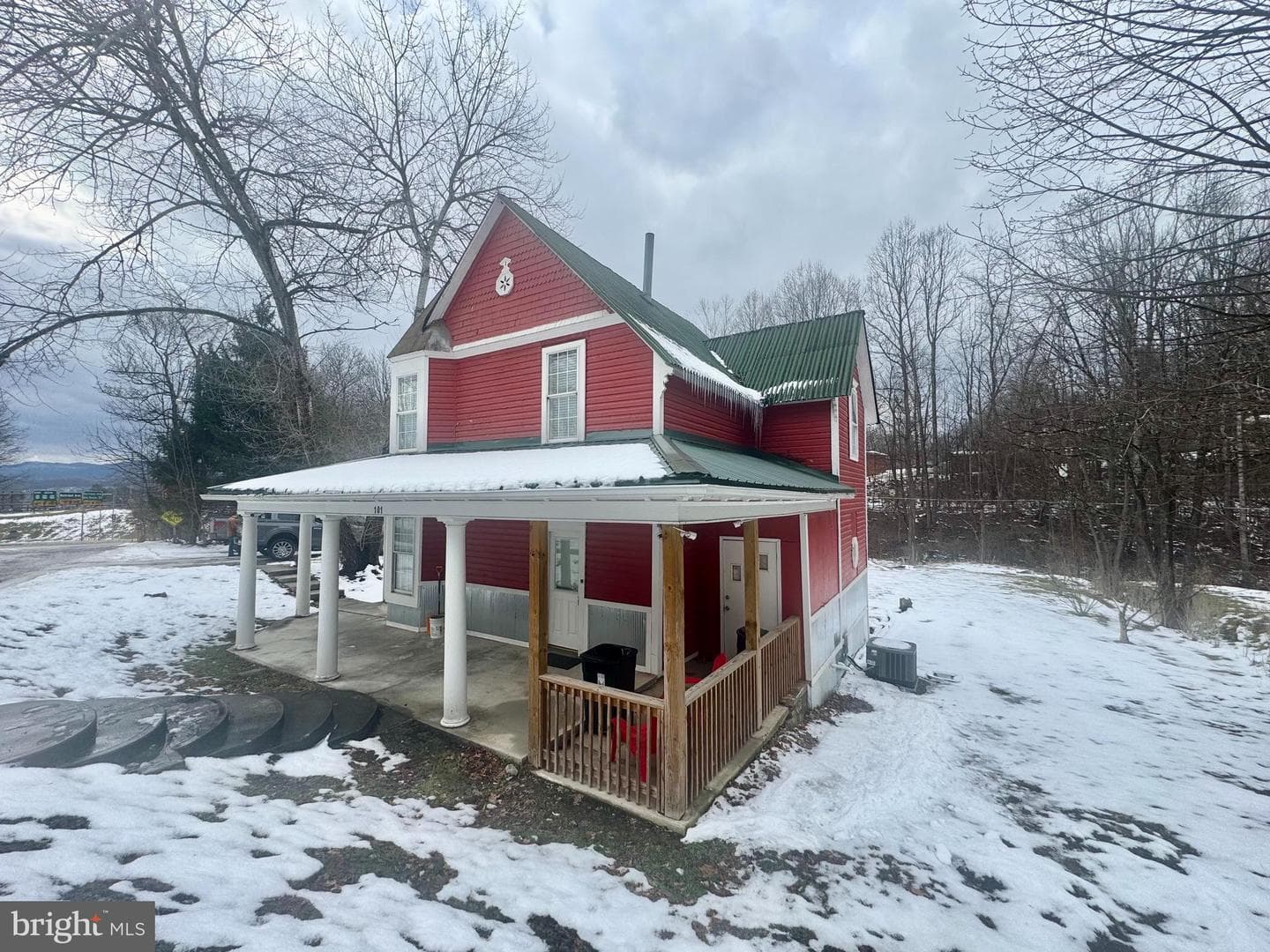101 Patricia Avenue photo 5